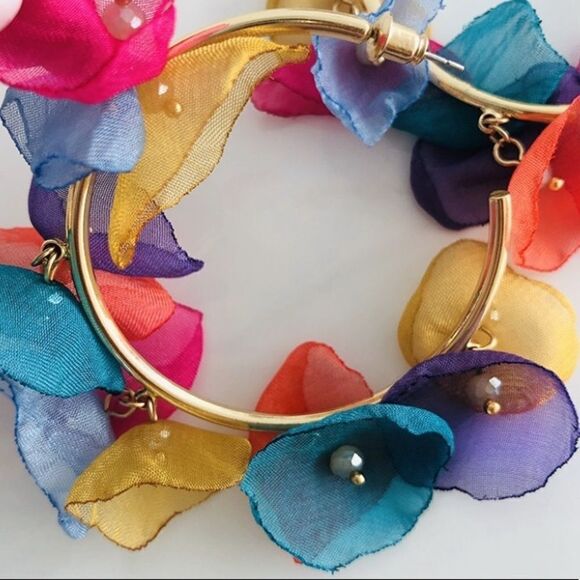 C&C CALIFORNIA Floral HOOP Earrings NWT Hoops - Picture 6 of 8